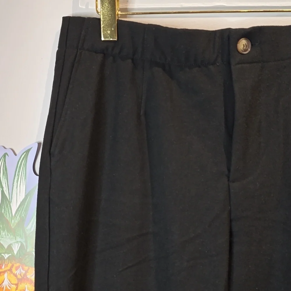 Torrid - Relaxed Straight Leg Brushed Twill High-Rise Pant in Deep Black​​​​ - Picture 3 of 11